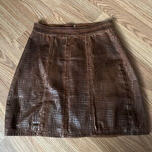 Guess Brown Faux Snake Skin Mini Skirt size 26